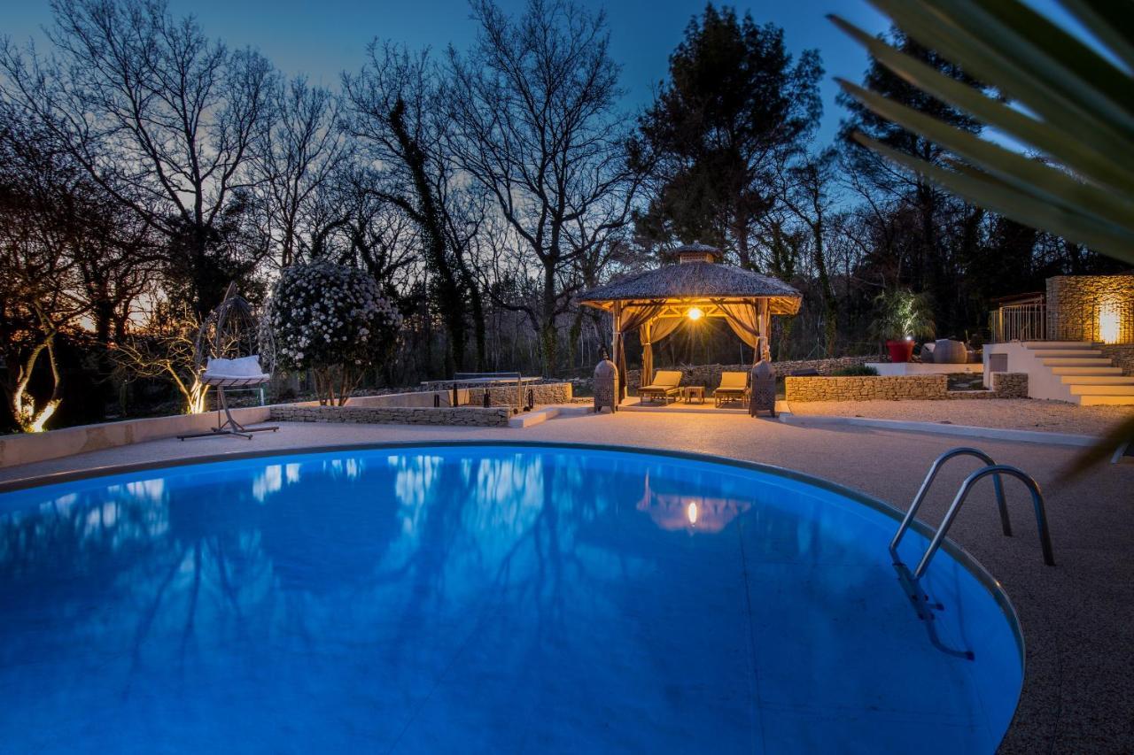 El Sama-In , Piscine Chauffee Villa LʼIsle-sur-la-Sorgue Dış mekan fotoğraf