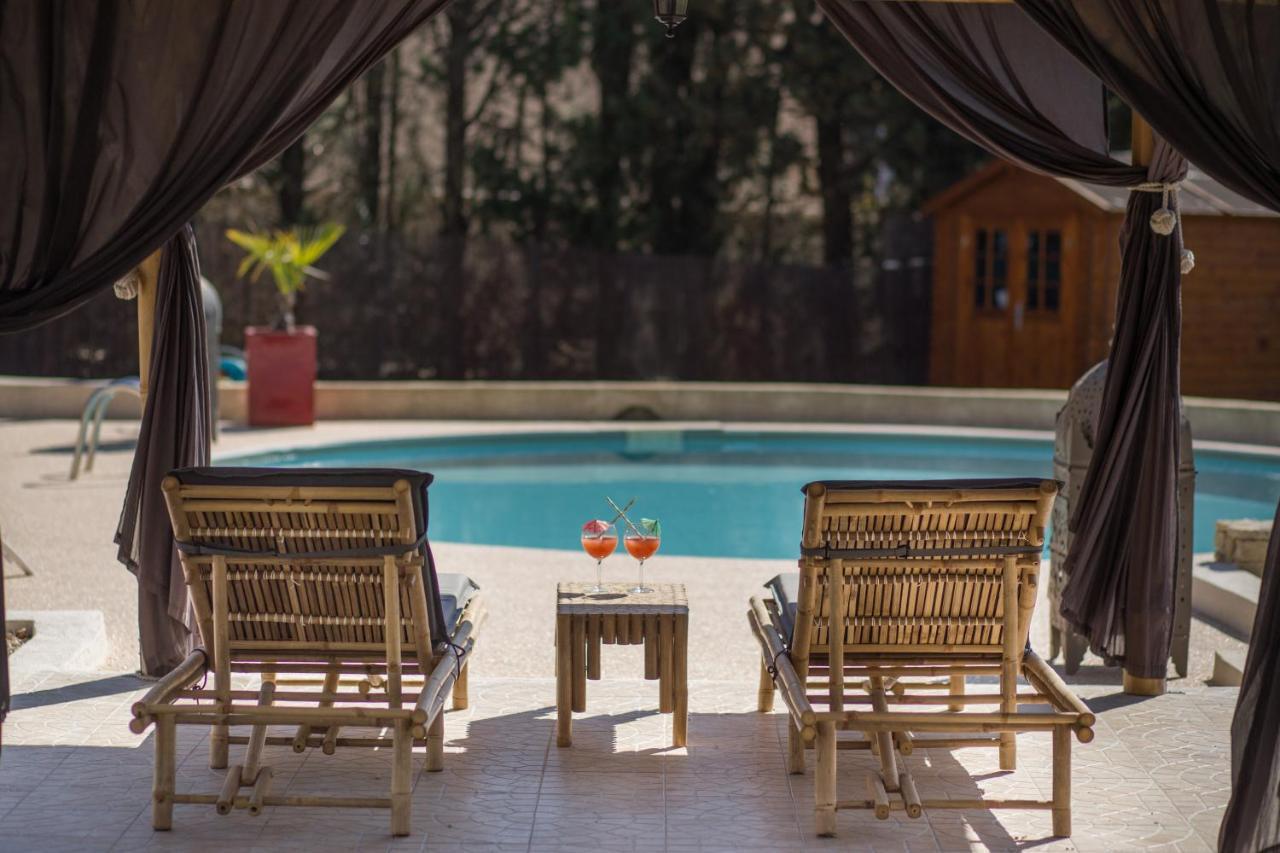 El Sama-In , Piscine Chauffee Villa LʼIsle-sur-la-Sorgue Dış mekan fotoğraf